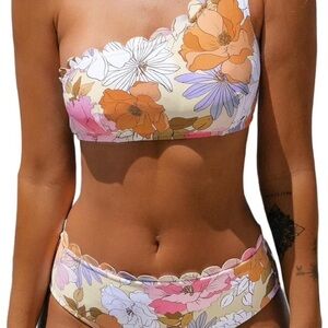 NWT Cupshe Bikini floral.  Medium Top, Small Bottom.  Brand new.